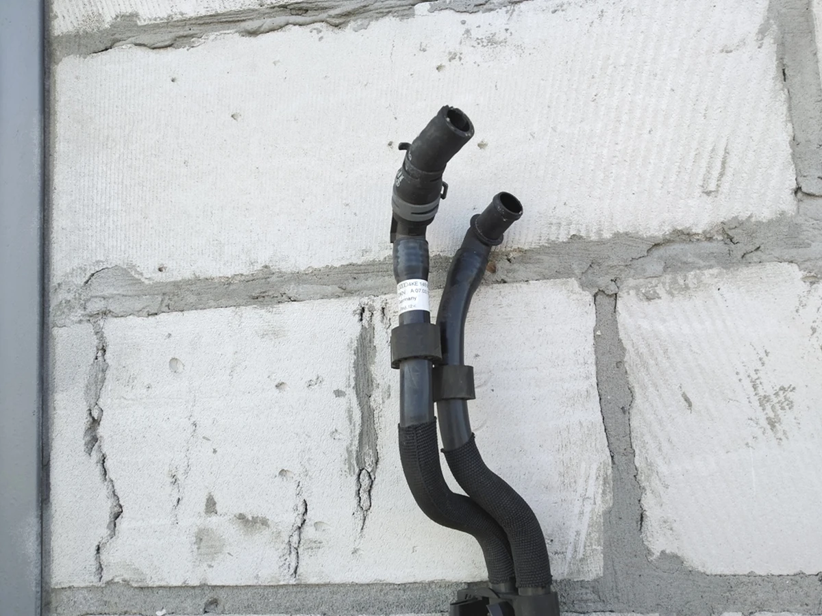 High-voltage battery coolant hoses Audi E-tron 4KE145910E