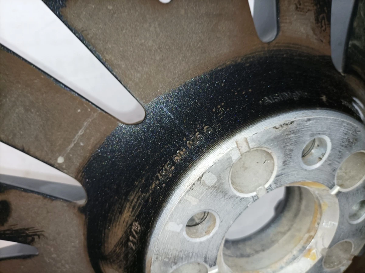 Диск алюминиевый E9,5JX21H2 ET36 повреждения Код цвета: JG3 Audi E-tron 4KE601025G