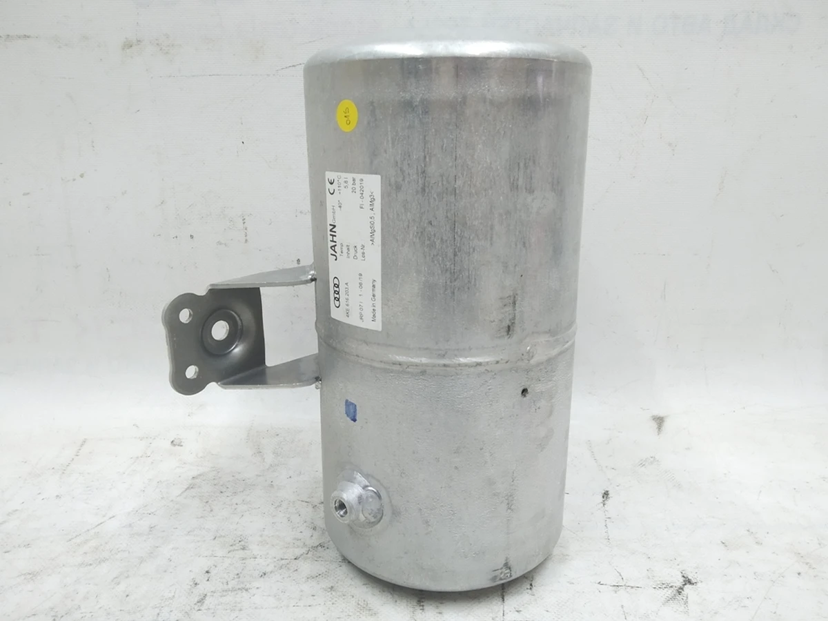 Акумулятор тиску лівий з пошкодженням Audi E-tron 4KE616203A