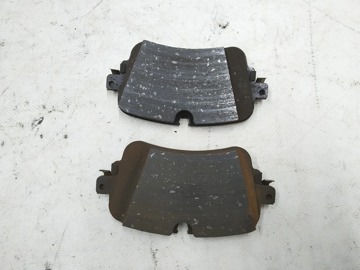 Колодки тормозные стояночного суппорта комплект 2 штуки 350Х28ММ Audi E-tron 4KE698451A