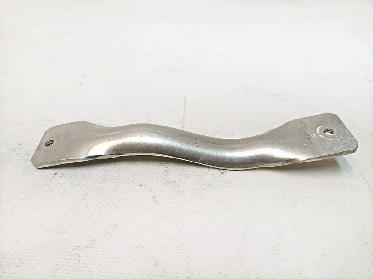 Опора усилителя переднего бампера правая Audi E-tron 4KE805352