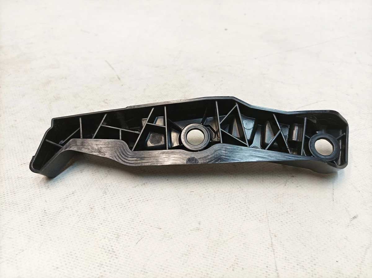 Напрямна бампера переднього ліва Audi E-tron 4KE807283