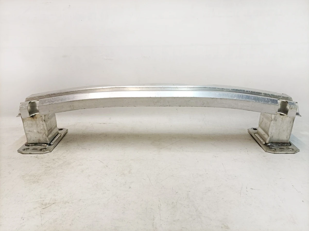 Усилитель бампера заднего Audi E-tron 4KE807309C