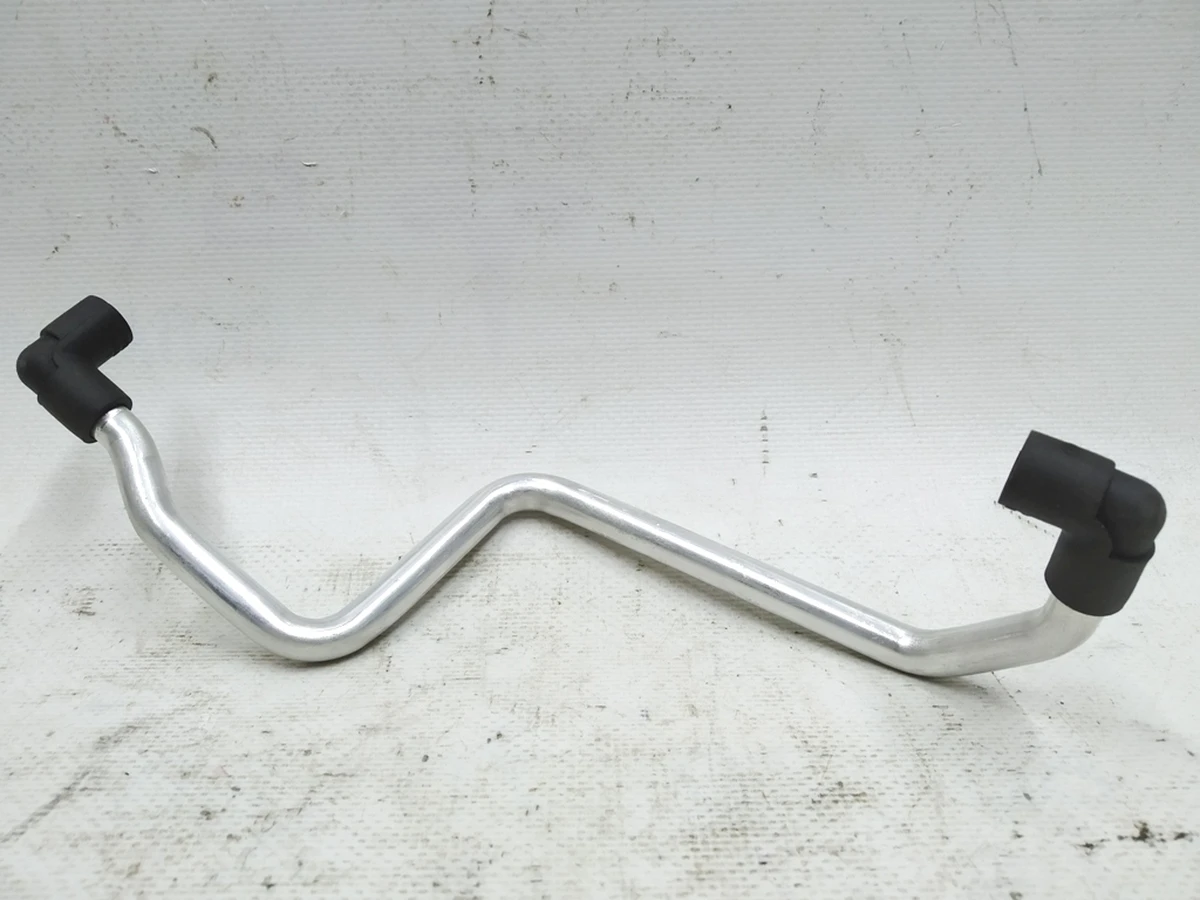 Трубопровод воздушный флаконного блока Audi E-tron 4KE819588