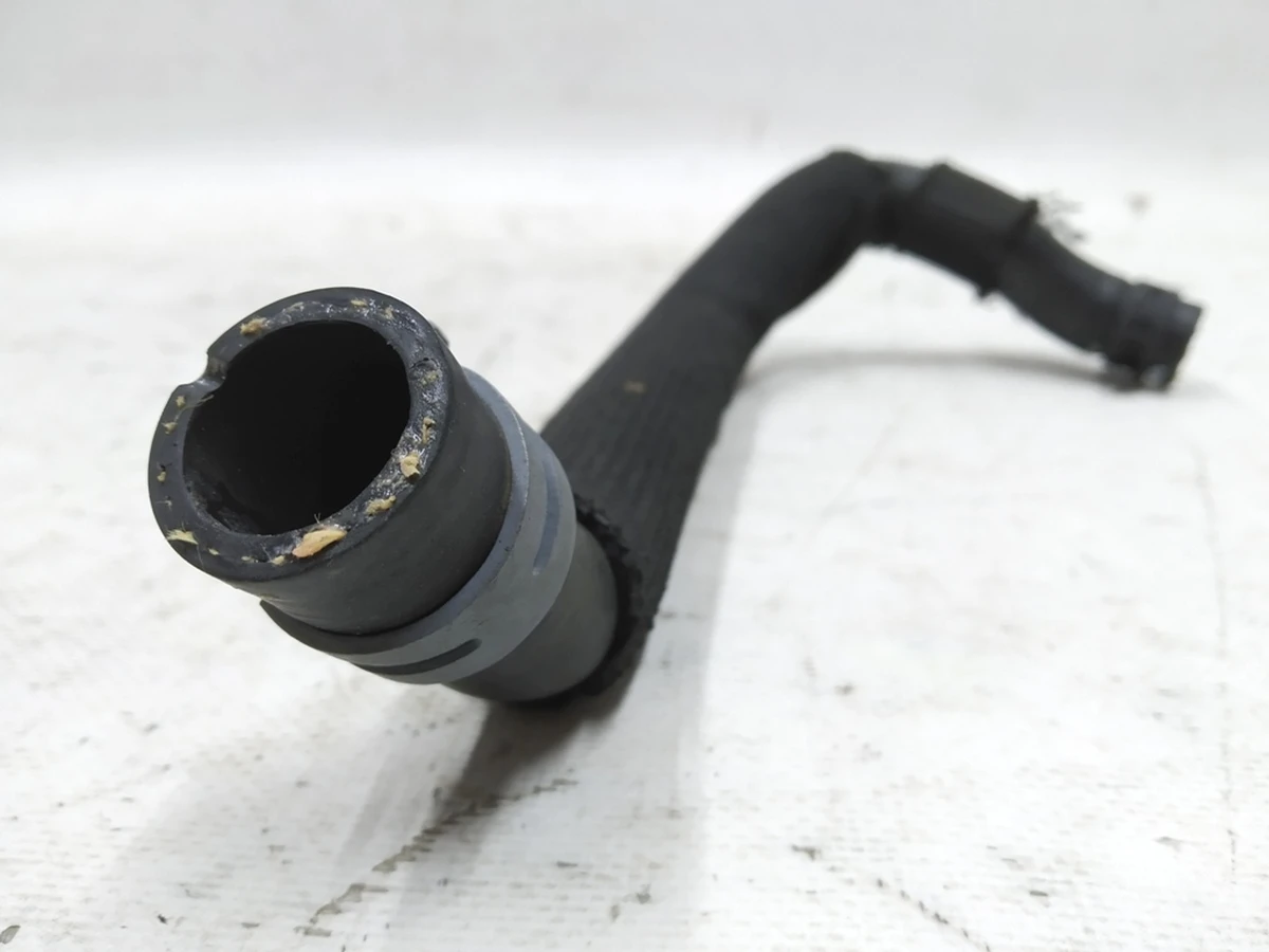 Coolant hose Audi E-tron 4KE819675G