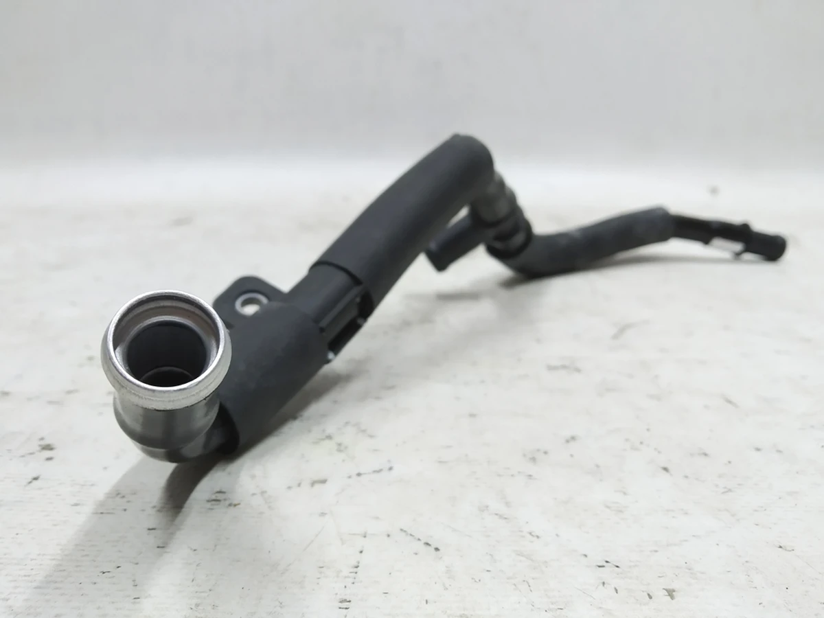 Трубопровід системи охолодження Audi E-tron 4KE819885B