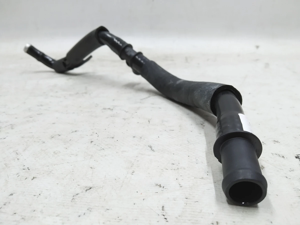 Трубопровід системи охолодження Audi E-tron 4KE819885B