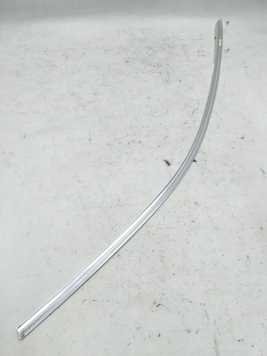 Молдинг двері передньої правої верхній Audi E-tron 4KE837644