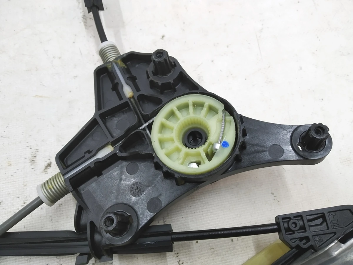 Склопідйомник без електродвигуна двері задньої правої Audi E-tron 4KE839462