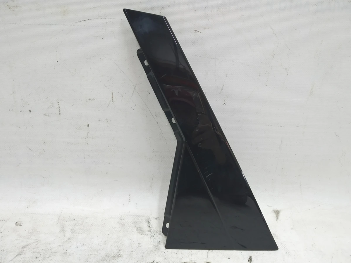 Накладка стійки C ліва з пошкодженням Audi E-tron 4KE839903