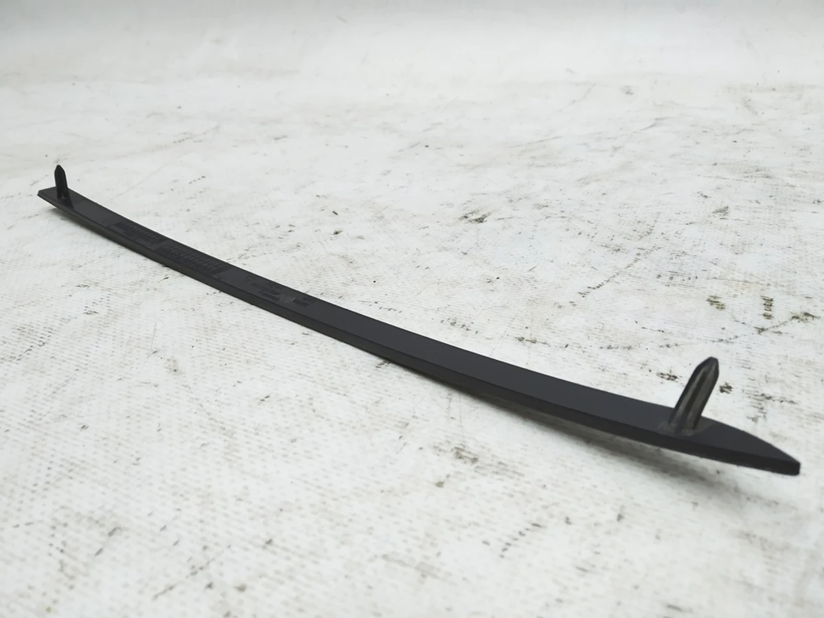 Молдинг переднього бампера декоративний лівий Audi E-tron 4KE853333