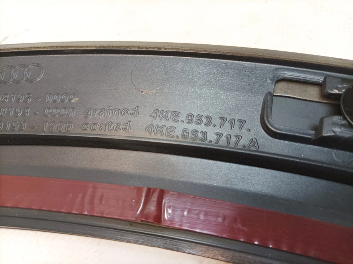 Расширитель колёсной арки передней левой с повреждением Код краски: LY9T Audi E-tron 4KE853717A