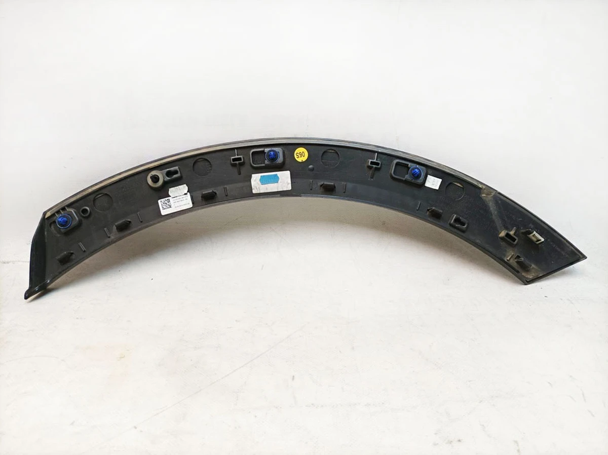 Расширитель колёсной арки правый задний Код краски: LY9T Audi E-tron 4KE853818A