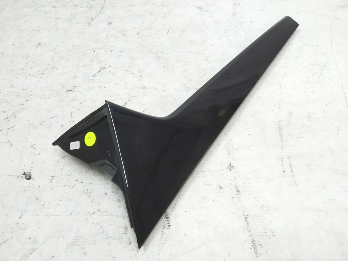 Спойлер кришки багажника Audi E-tron 4KE854871