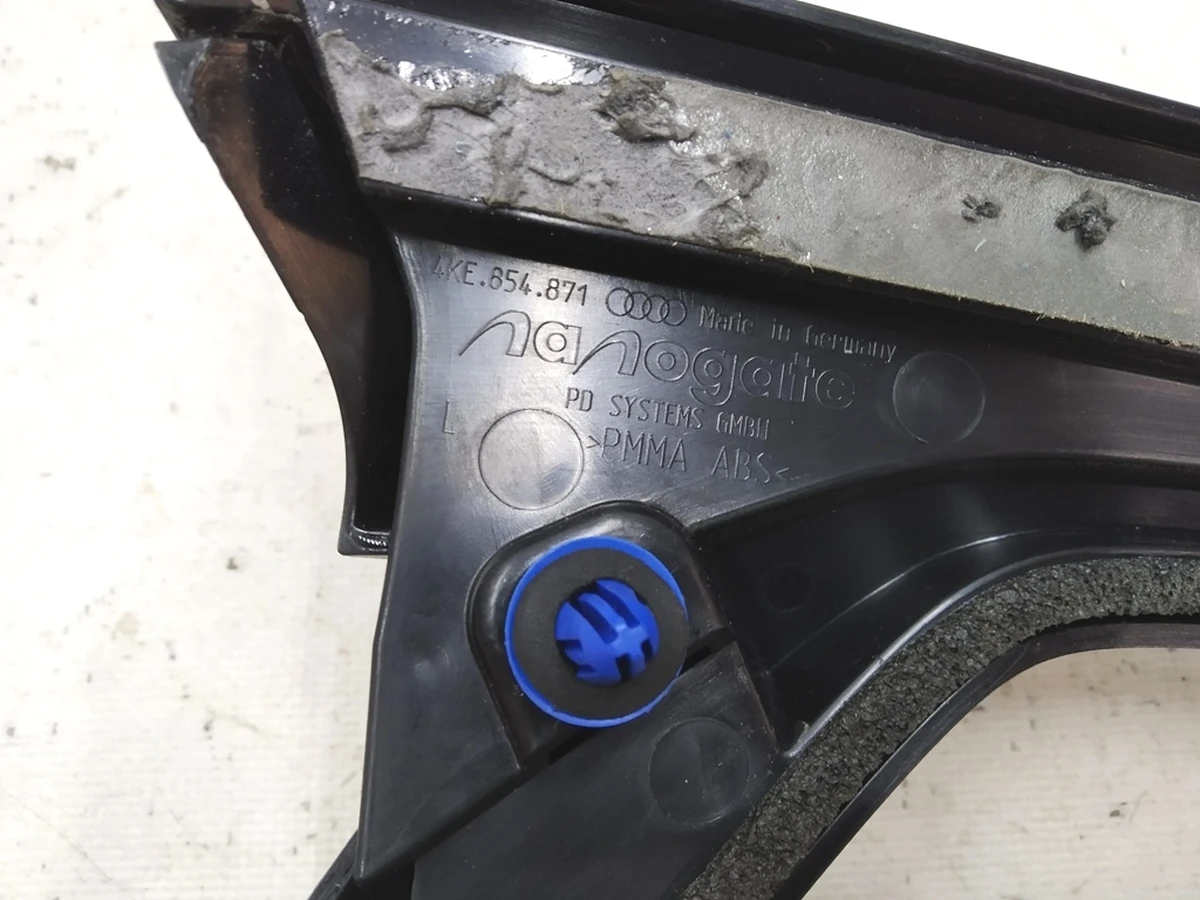 Спойлер кришки багажника Audi E-tron 4KE854871