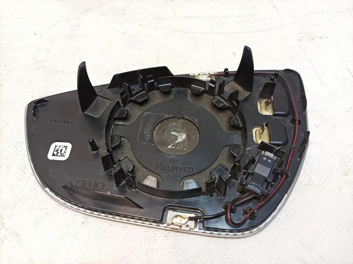 Дзеркальний елемент сферичний електрохромний з подряпиною Audi E-tron 4KE857536G