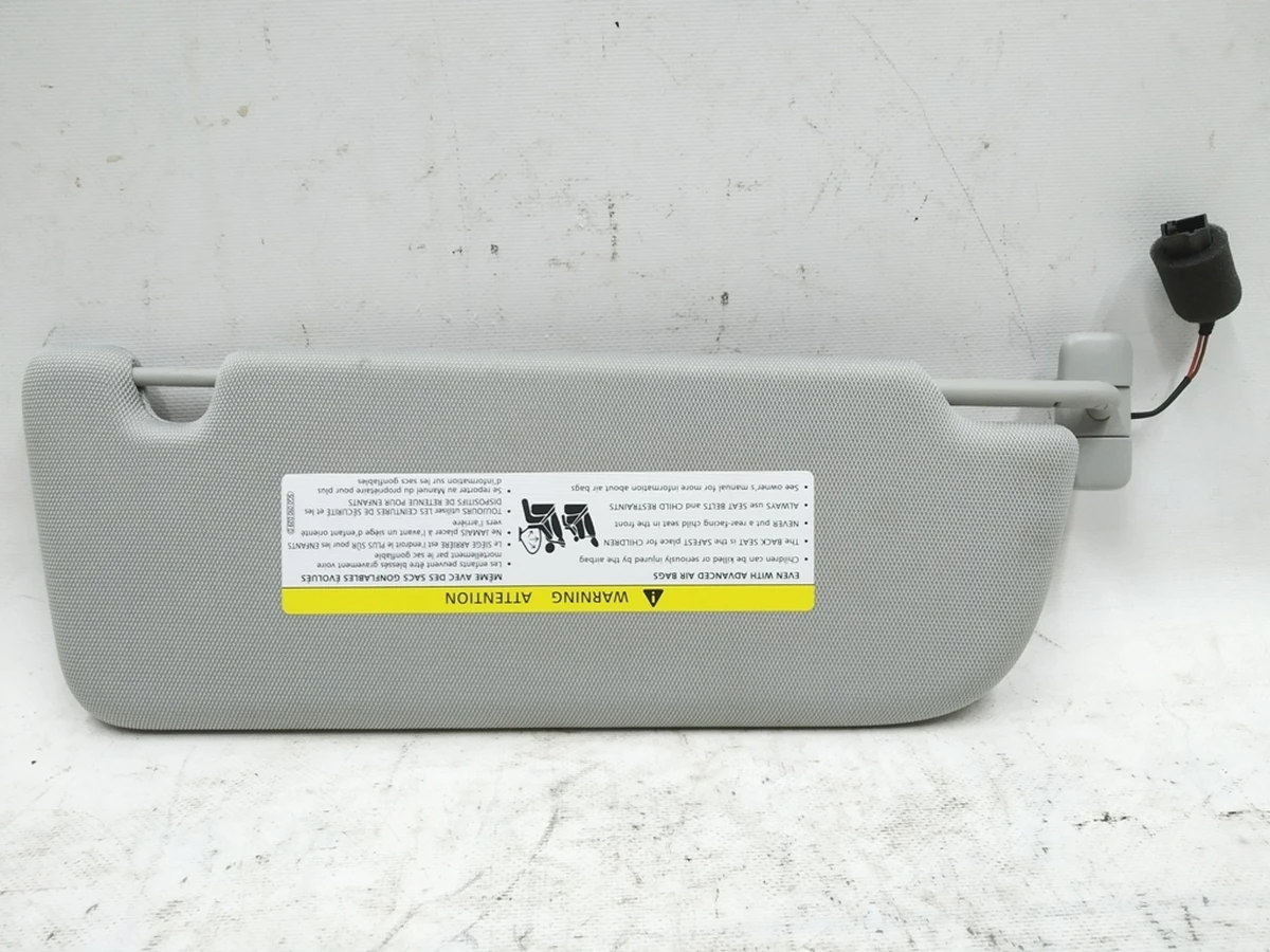 Козирок сонцезахисний з підсвічуванням лівий Audi E-tron 4KE857551D