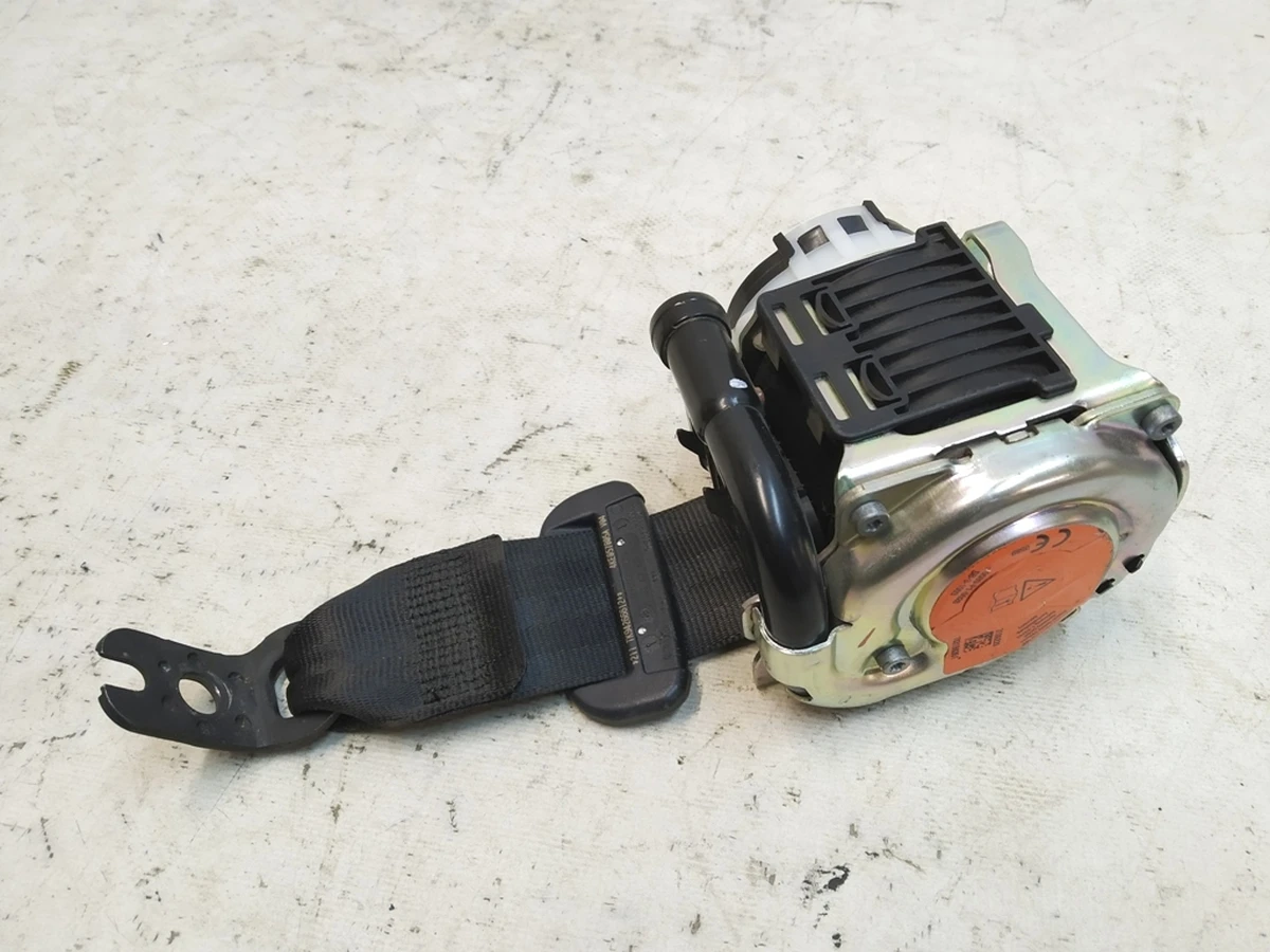 Ремінь безпеки другого ряду правий лівий з пошкодженням Audi E-tron 4KE857805A