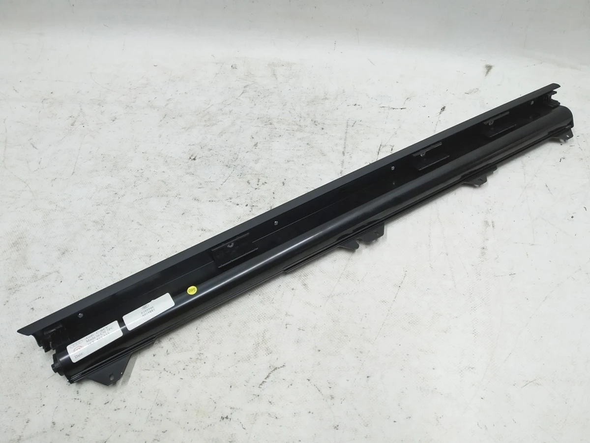 Шторка сонцезахисна для скла двері задньої лівої Audi E-tron 4KE861333