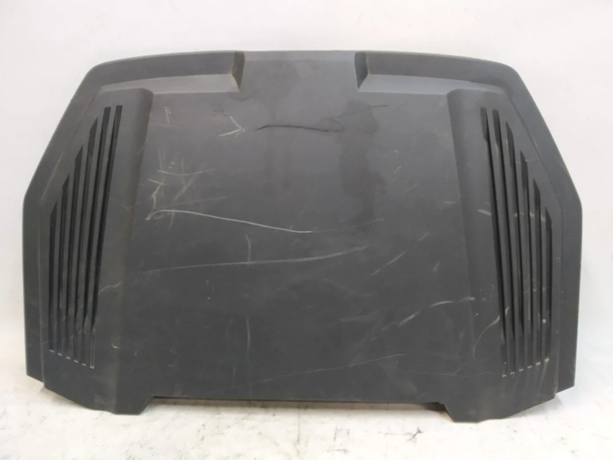 Крышка вещевого отделения переднего с повреждением Audi E-tron 4KE863369