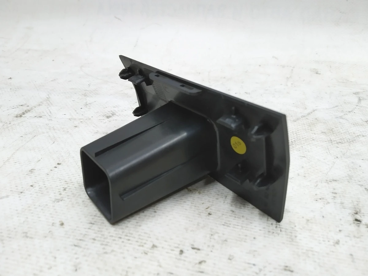 Накладка підсклянника центральної консолі внутрішня задня Audi E-tron 4KE863400