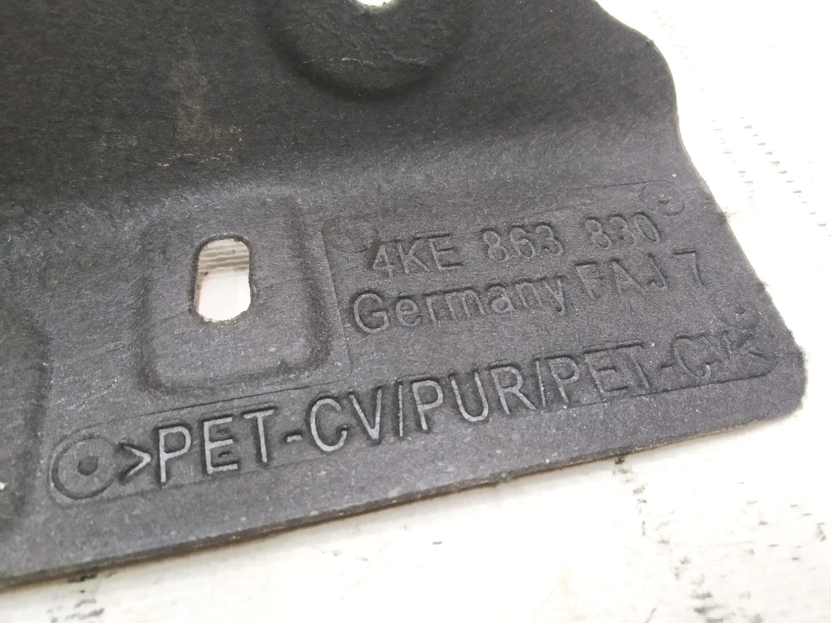 Шумоізоляція перегородки моторного відсіку Audi E-tron 4KE863830