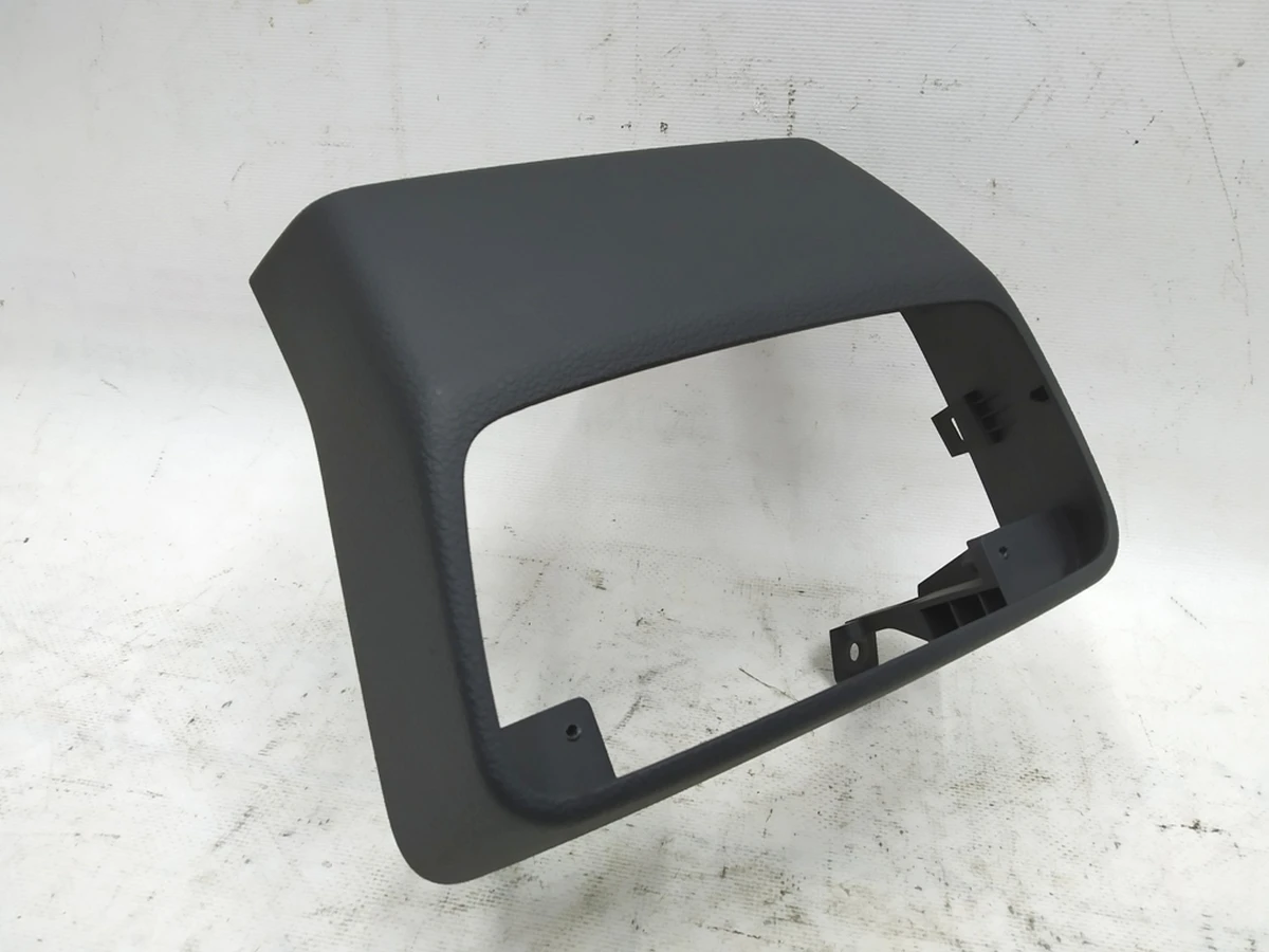 Накладка центральной консоли задняя верхняя 6PS Audi E-tron 4KE863915