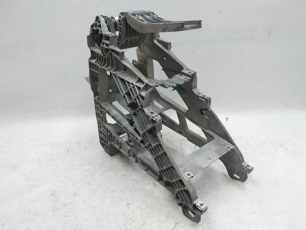 Опора металева центральної консолі Audi E-tron 4KE864283B