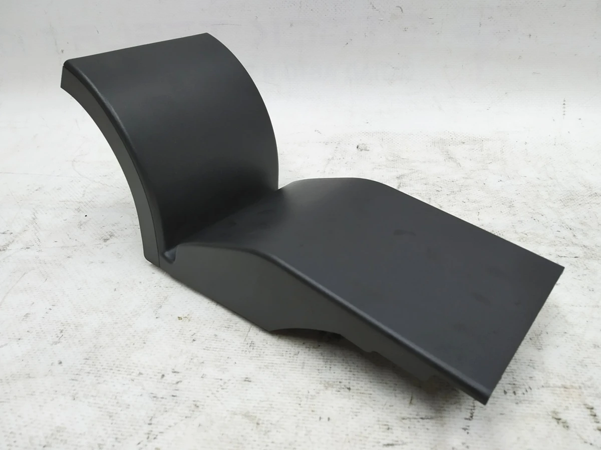 Накладка опоры подлокотника центральной консоли нижняя Audi E-tron 4KE864357A