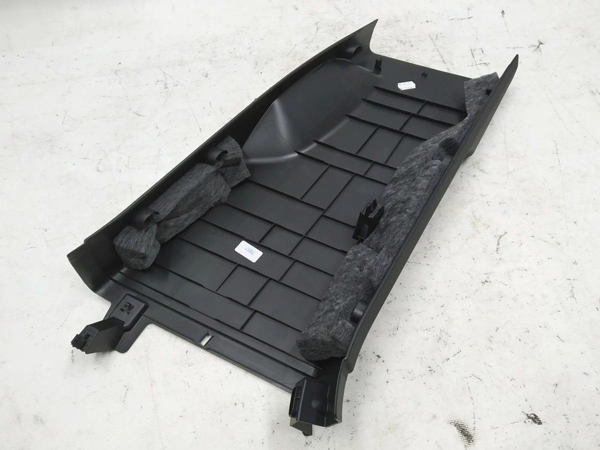 Облицювання стійки B ліва нижня Audi E-tron 4KE867239