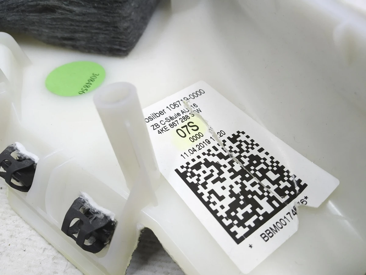 C-pillar trim right 3FW mondsilber Audi E-tron 4KE867288