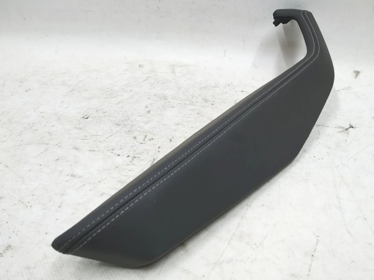 Підлокітник карти двері задньої лівої WJC soul/felsgrau Audi E-tron 4KE867373B