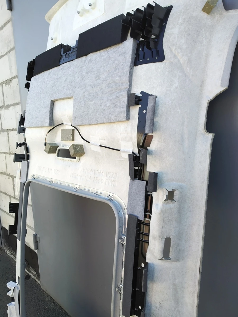 Панель потолочная 3FW (текстиль) с повреждением Audi E-tron 4KE867505H