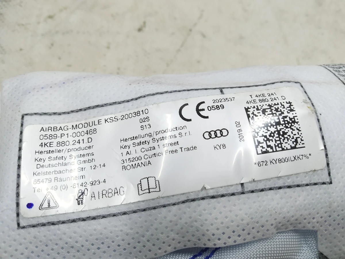 Seat side airbag front left Audi E-tron 4KE880241D