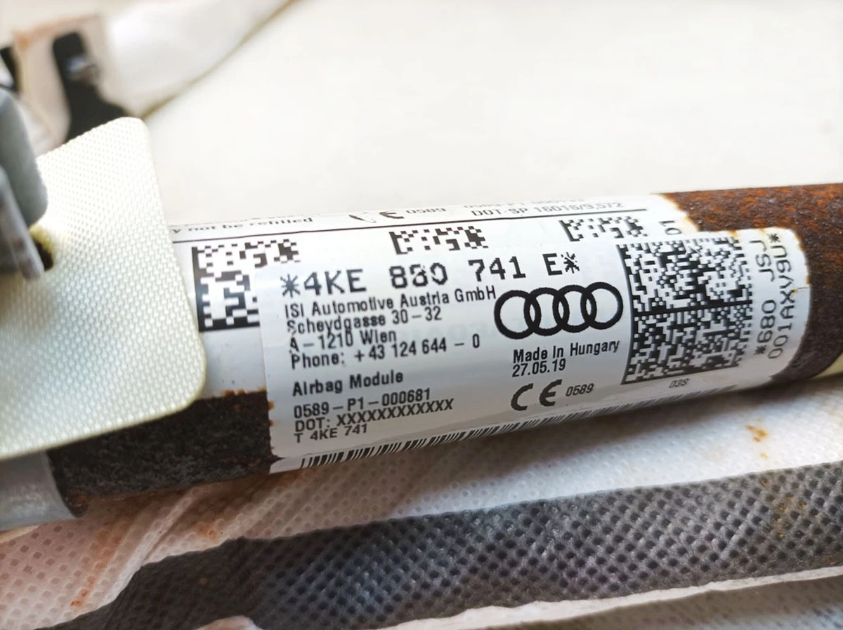 Модуль верхньої подушки безпеки лівий Audi E-tron 4KE880741E