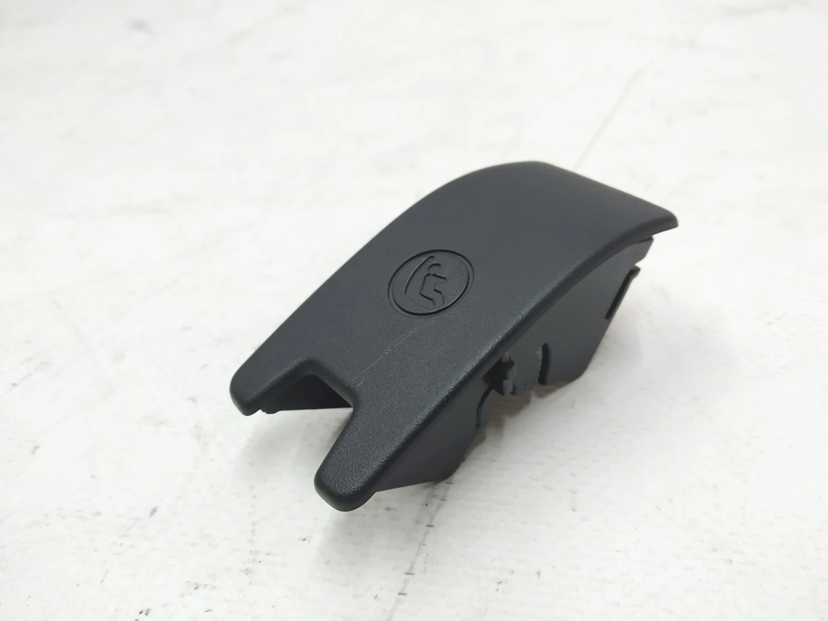 Кришка напрямної кріплення дитячого сидіння ISOFIX Audi E-tron 4KE887187