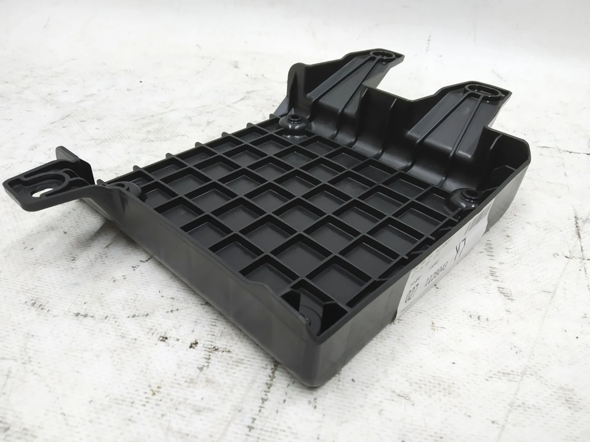 Кронштейн блоку керування Audi E-tron 4KE907239