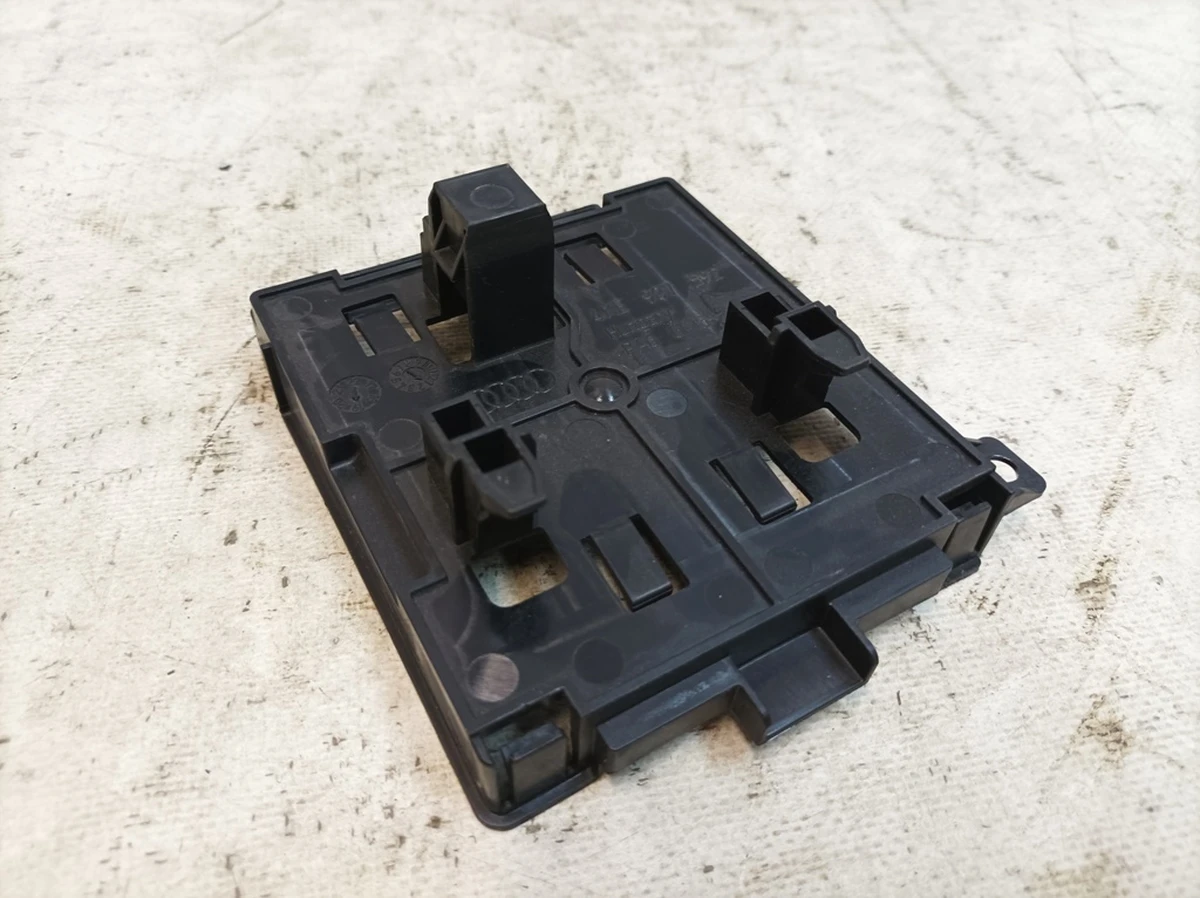 Bracket for engine noise control unit Audi E-tron 4KE907392