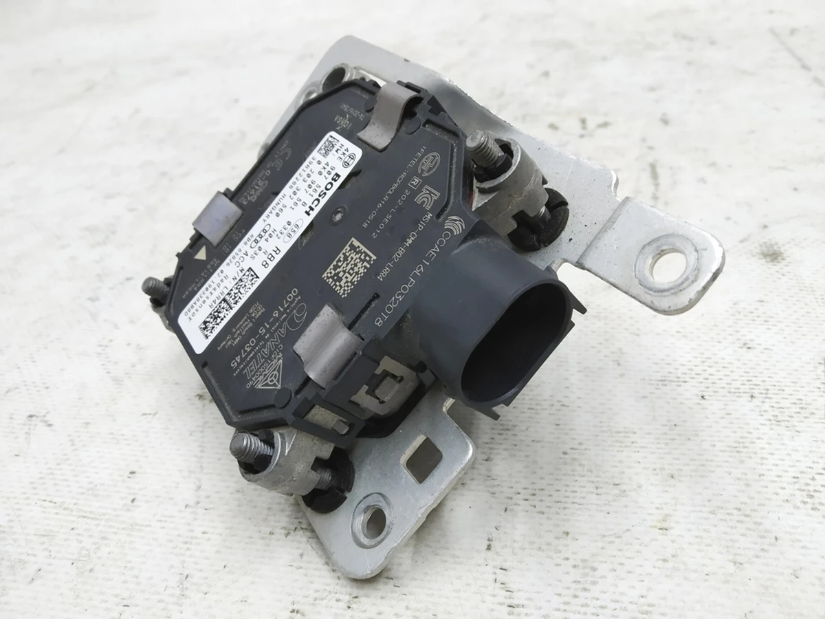 Радар в сборе с кронштейном крепления Audi E-tron 4KE907561B