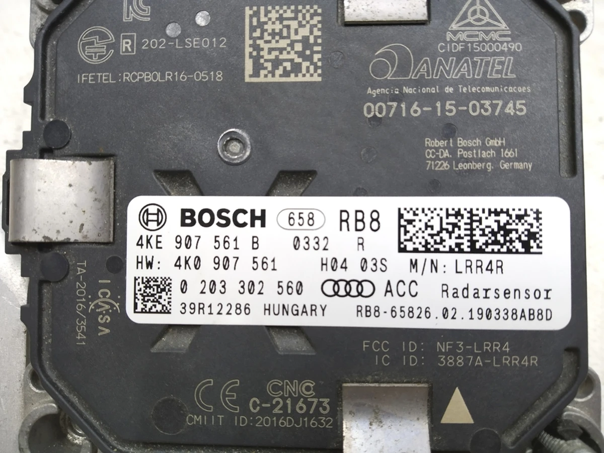 Радар в сборе с кронштейном крепления Audi E-tron 4KE907561B
