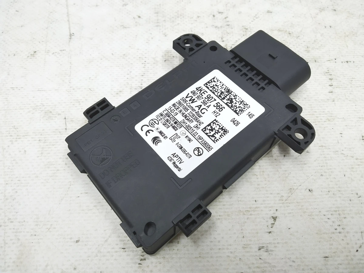 Блок управления ассистента смены полосы движения левый Audi E-tron 4KE907566