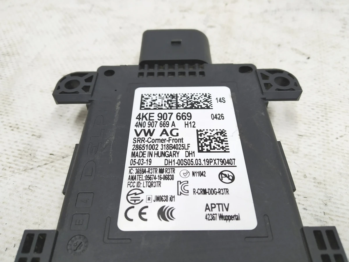 Блок управления системы распознавания объектов левый Audi E-tron 4KE907669