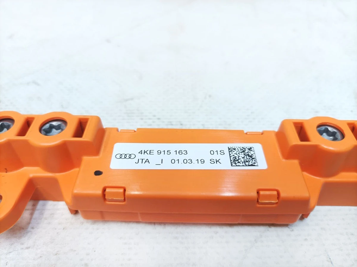 Високовольтний з'єднувач внутрішній Audi E-tron 4KE915163
