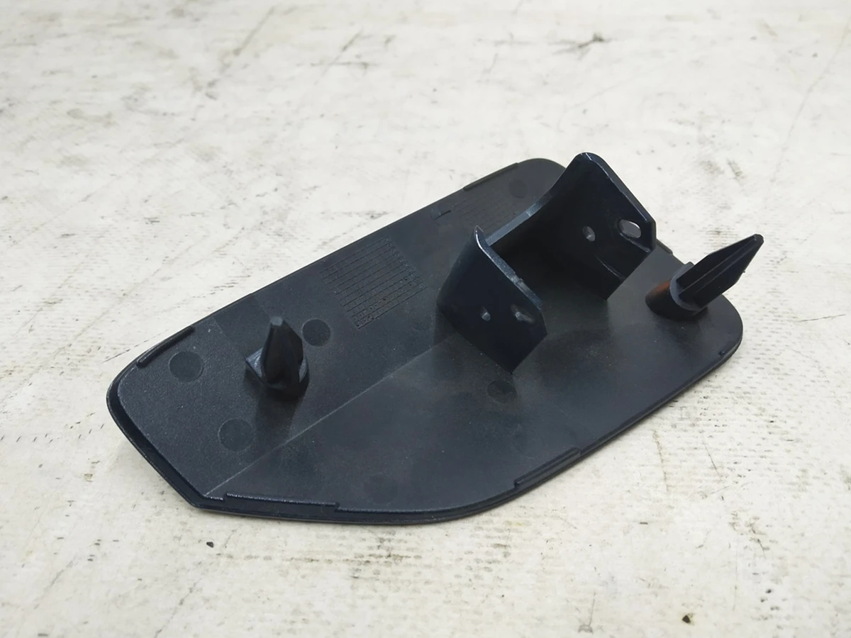 Заглушка переднього бампера ліва LV5Z з пошкодженням Audi E-tron 4KE955275