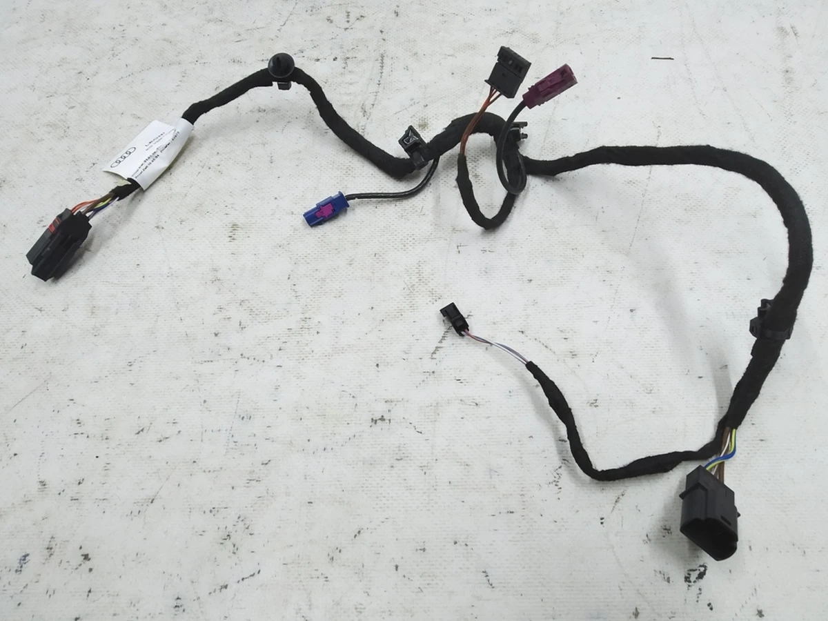 Электропроводка центральной консоли Audi E-tron 4KE971641A