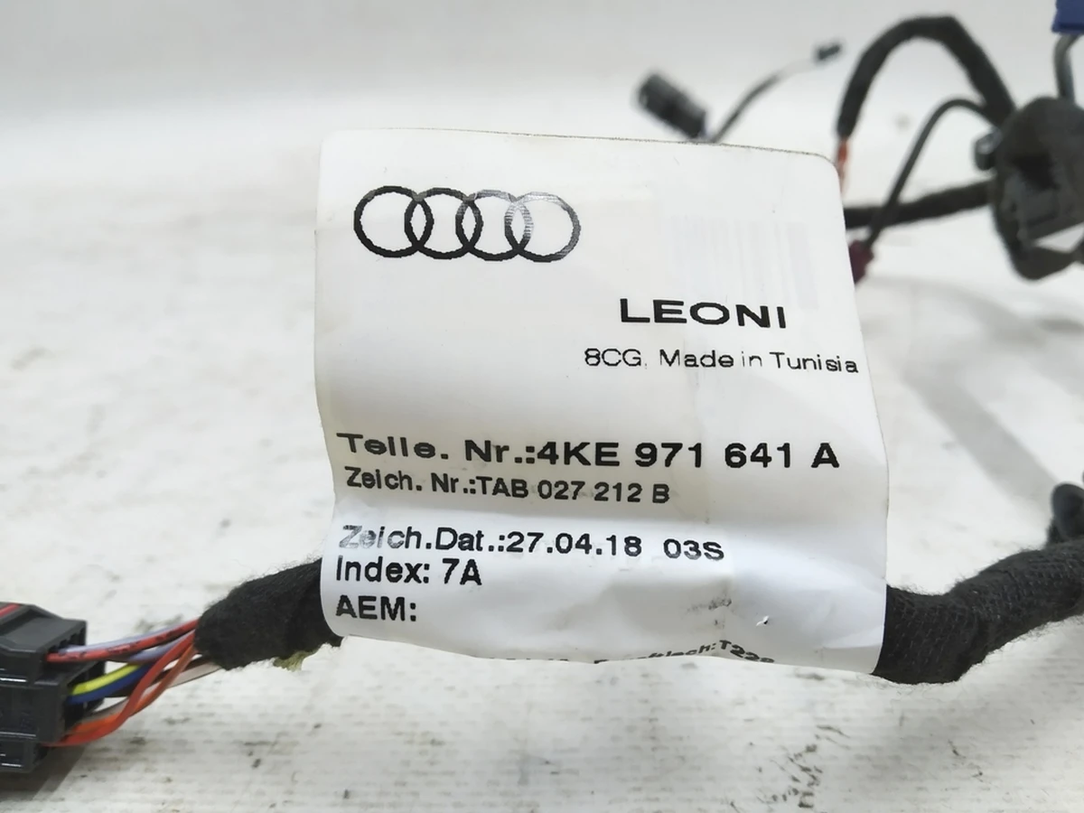 Электропроводка центральной консоли Audi E-tron 4KE971641A