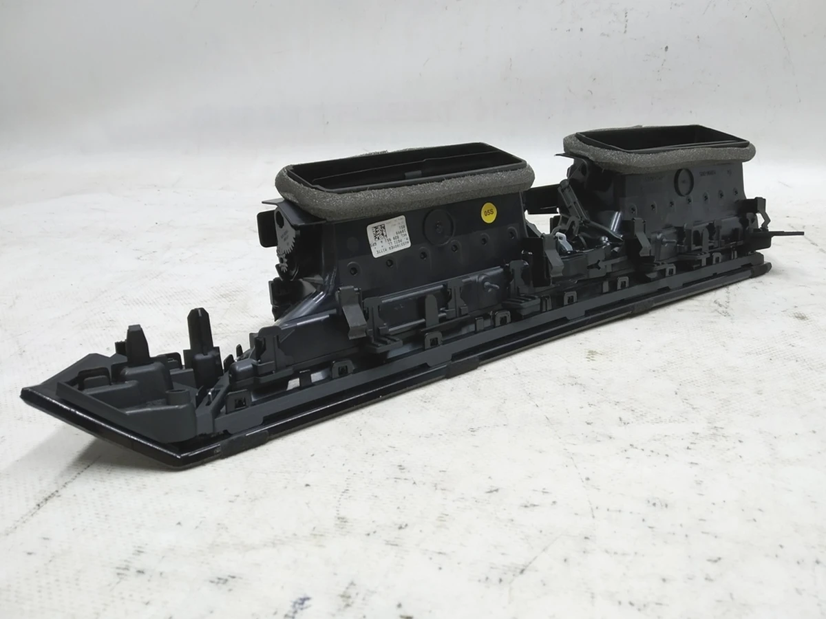 Front panel deflector central double assembly Audi E-tron 4KL820951A