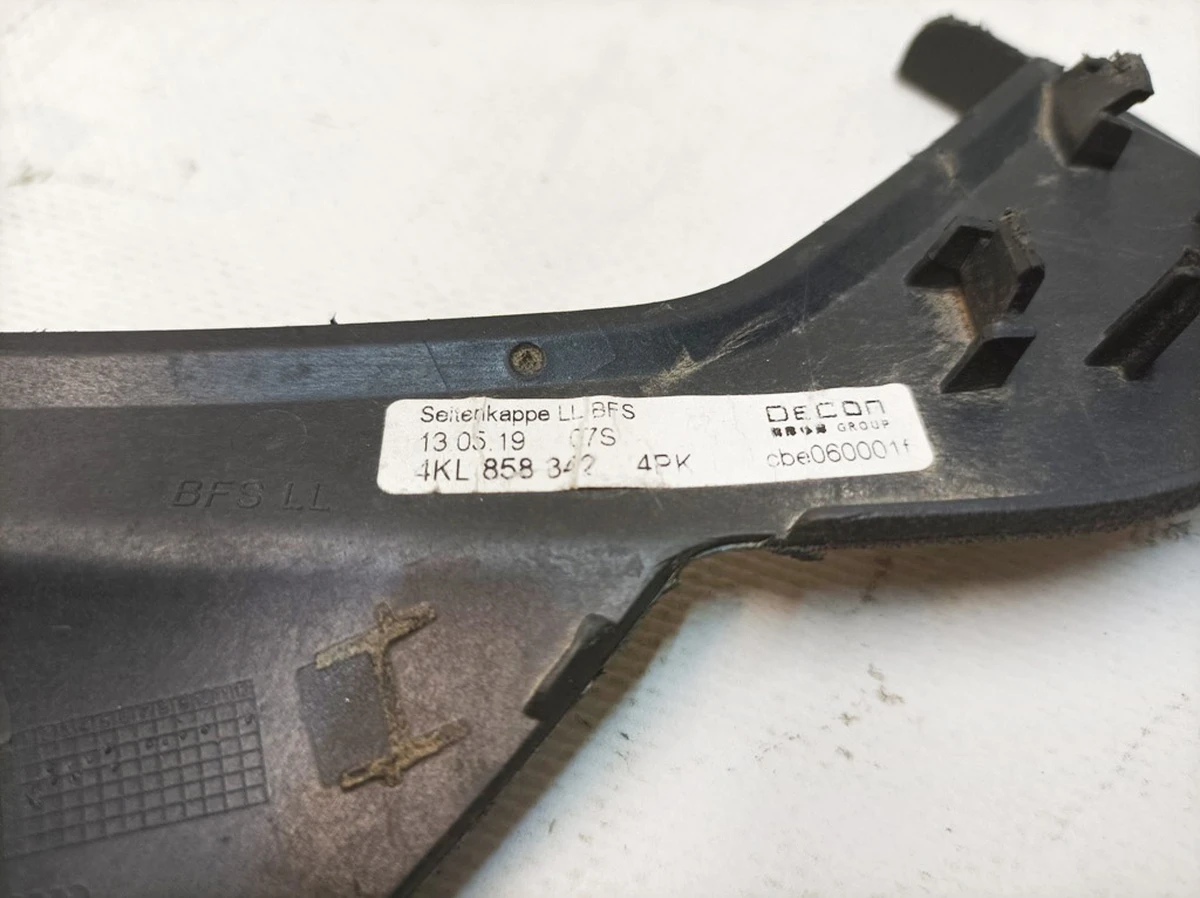 Front side panel trim (dashboard) right with damage Audi E-tron 4KL858342