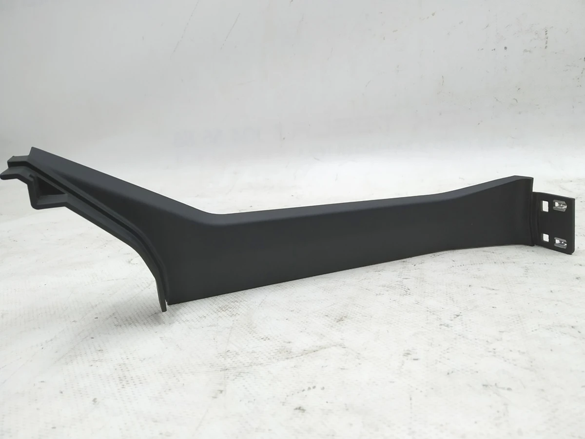 Облицовка внутренняя ниши центральной консоли слева Audi E-tron 4KL863045