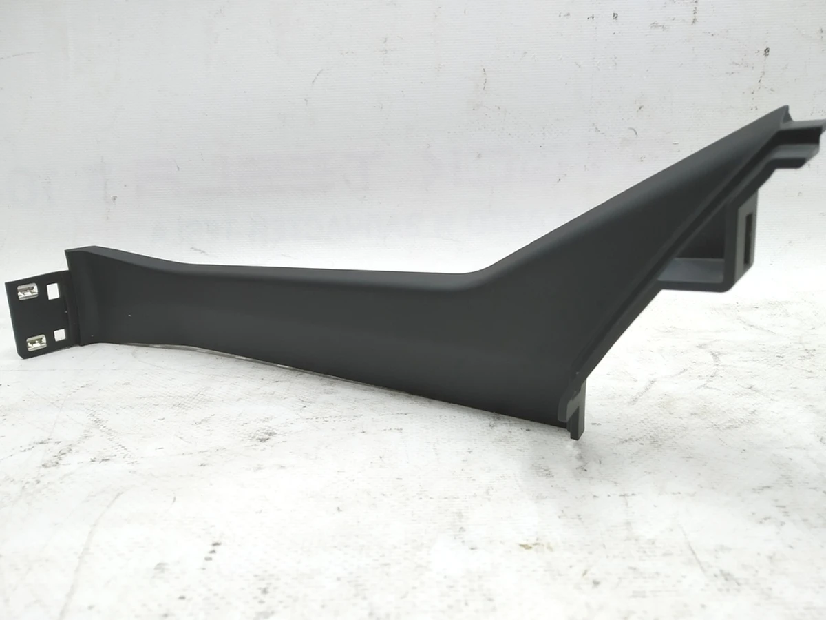 Облицювання внутрішня ніші центральної консолі праворуч Audi E-tron 4KL863046